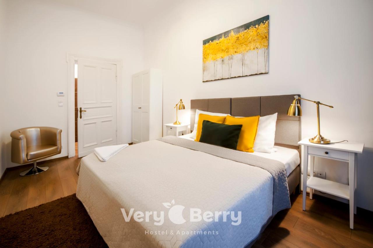 Very Berry - Garbary 27 - Apartament Z Balkonem, Old City, Check In 24H Lejlighed Poznań Eksteriør billede